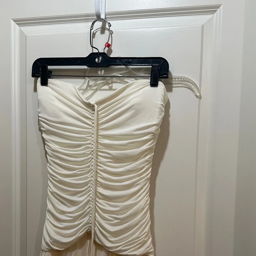 Elegant Strapless Cream Dress - Picture 2 of 3